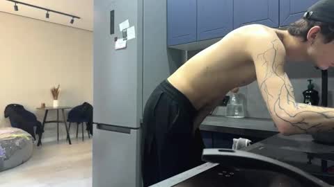 Max online show from 10-03-25, 05:26