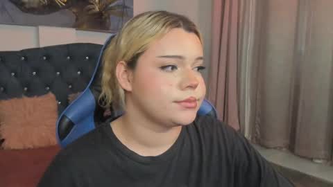 Maxine Minx online show from 02-25-25, 09:31