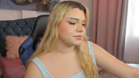 Maxine Minx online show from 03-06-25, 01:24