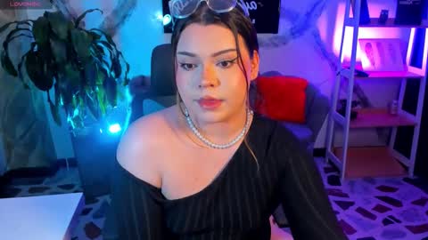 Maxine Minx online show from 02-15-26, 05:59