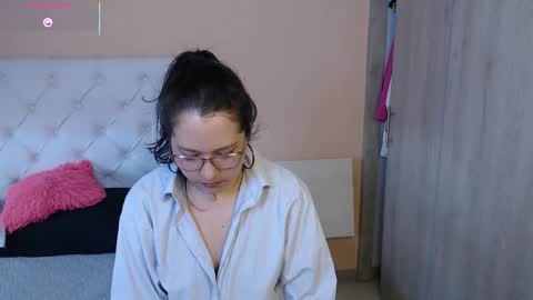 Snapshot of may_bloom chatting on 01-18-26, 09:29 May online show from 01-18-26, 09:29