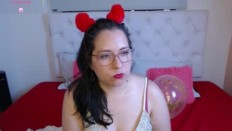 Snapshot of may_bloom chatting on 02-12-26, 03:34 May online show from 02-12-26, 03:34