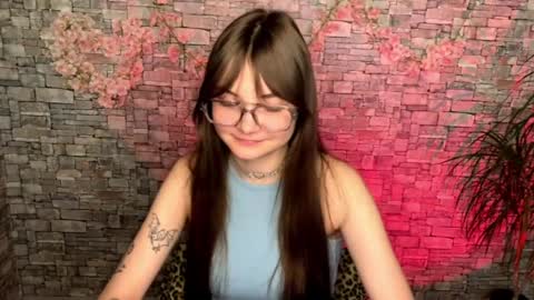 Snapshot of may_rollins chatting on 05-21-26, 02:02 may online show from 05-21-26, 02:02