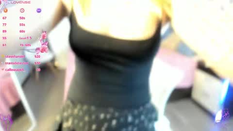 Leila online show from 04-01-26, 01:41