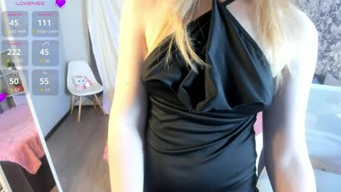 Snapshot of may_want chatting on 06-05-26, 01:50 Leila online show from 06-05-26, 01:50