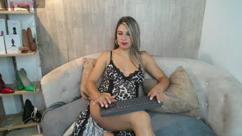 may_wood online show from 04-10-26, 12:10