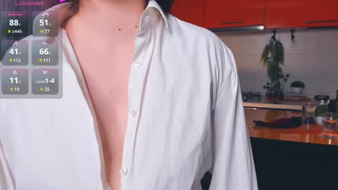 Snapshot of may_wow chatting on 12-17-24, 01:29 Katrin online show from 12-17-24, 01:29