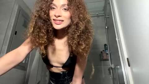 Snapshot of maya632713 chatting on 01-07-26, 08:44 Maya transgirl online show from 01-07-26, 08:44
