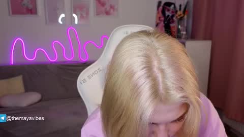 Maya online show from 02-10-26, 03:32