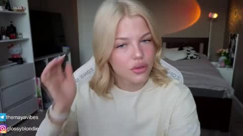 Maya online show from 04-19-26, 03:28