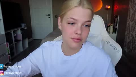 Maya online show from 04-23-26, 03:41