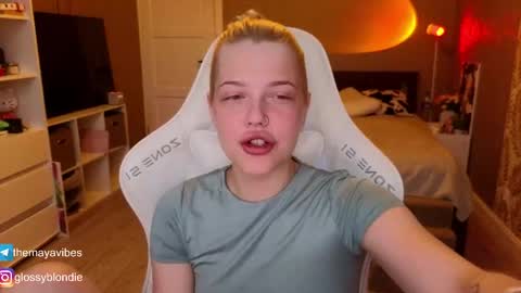 Maya online show from 04-24-26, 03:20