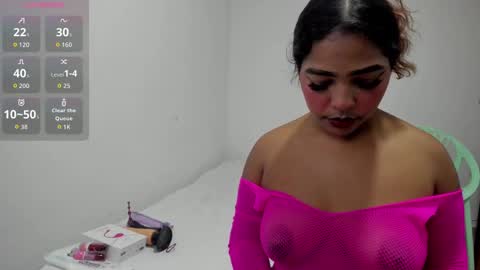 Snapshot of maya_graham_ chatting on 10-05-25, 03:05 Maya online show from 10-05-25, 03:05