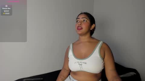 Snapshot of maya_graham_ chatting on 11-24-25, 06:35 Maya online show from 11-24-25, 06:35