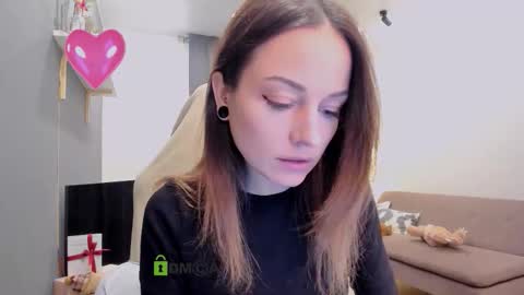 Snapshot of maya_l chatting on 12-15-25, 03:27 Maya online show from 12-15-25, 03:27