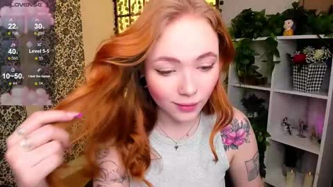 Snapshot of maya_light chatting on 03-01-25, 01:43 Maya online show from 03-01-25, 01:43