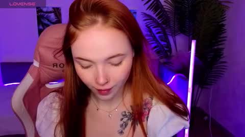 Snapshot of maya_light chatting on 10-15-25, 02:22 Maya online show from 10-15-25, 02:22