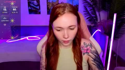 Snapshot of maya_light chatting on 10-21-25, 02:12 Maya online show from 10-21-25, 02:12