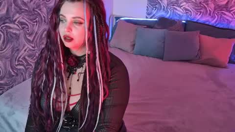Snapshot of maya_mils chatting on 05-18-26, 04:07 Maya Mils online show from 05-18-26, 04:07