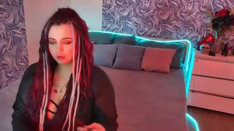 Snapshot of maya_mils chatting on 05-25-26, 01:00 Maya Mils online show from 05-25-26, 01:00