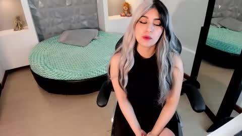 Maya online show from 10-28-25, 04:16