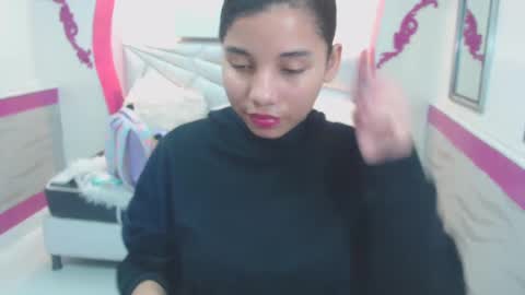 Snapshot of mayaa_ross chatting on 12-19-24, 01:07 Maya online show from 12-19-24, 01:07