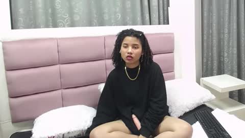 Snapshot of mayaa_ross chatting on 02-26-25, 08:48 Maya online show from 02-26-25, 08:48