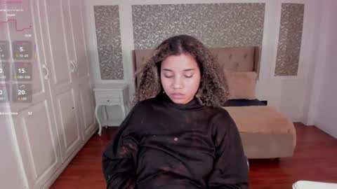 Snapshot of mayaa_ross chatting on 09-18-25, 03:47 Maya online show from 09-18-25, 03:47