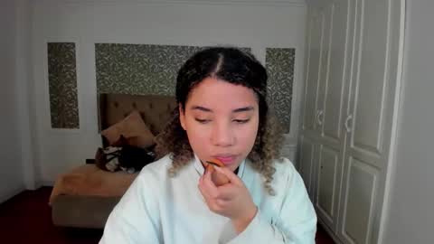 Snapshot of mayaa_ross chatting on 09-23-25, 02:14 Maya online show from 09-23-25, 02:14