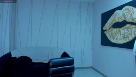 M A Y A    H O F F M A N online show from 03-12-26, 11:16