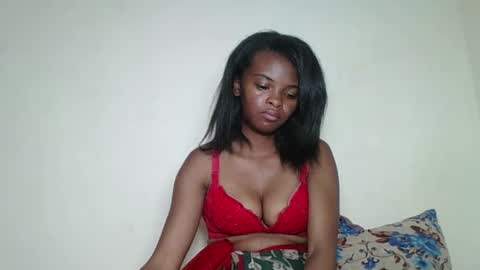 Snapshot of mayalabelle chatting on 12-13-25, 07:53 mayalabelle online show from 12-13-25, 07:53