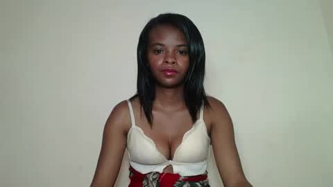 Snapshot of mayalabelle chatting on 12-15-25, 11:47 mayalabelle online show from 12-15-25, 11:47