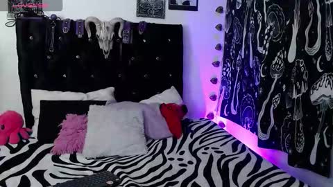 mayaredd online show from 10-10-25, 03:38