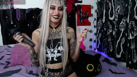 Snapshot of mayaredd chatting on 05-09-26, 04:39 mayaredd online show from 05-09-26, 04:39