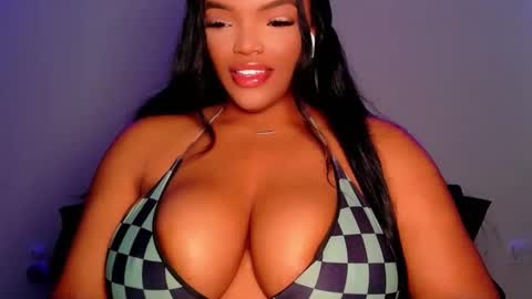 Snapshot of maybabi chatting on 05-17-26, 11:17 MayBabi online show from 05-17-26, 11:17