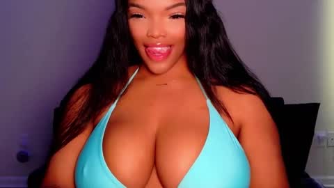 Snapshot of maybabi chatting on 05-26-26, 12:12 MayBabi online show from 05-26-26, 12:12