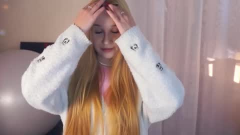 Milina online show from 12-22-25, 03:53