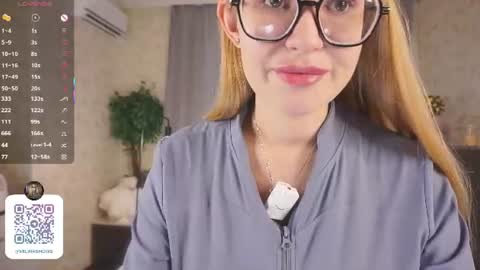 Snapshot of maybellebyone chatting on 06-11-26, 02:53 Milina online show from 06-11-26, 02:53
