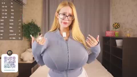 Snapshot of maybellebyone chatting on 06-14-26, 04:09 Milina online show from 06-14-26, 04:09