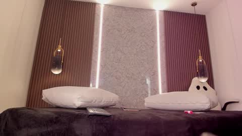 Maye Wells online show from 03-23-26, 07:18