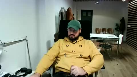 Snapshot of maythe4bwu chatting on 12-19-24, 04:46 maythe4bwu online show from 12-19-24, 04:46