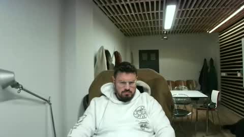 Snapshot of maythe4bwu chatting on 02-03-25, 12:25 maythe4bwu online show from 02-03-25, 12:25