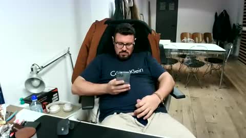 Snapshot of maythe4bwu chatting on 10-01-25, 07:20 maythe4bwu online show from 10-01-25, 07:20