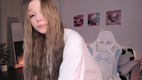 Snapshot of mayya_cuute chatting on 02-10-25, 03:35  Mila  online show from 02-10-25, 03:35