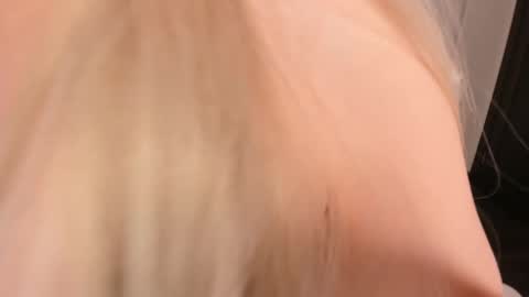  Mila  online show from 12-19-25, 05:14