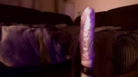 Snapshot of mazebee chatting on 12-19-25, 02:07 moimaze online show from 12-19-25, 02:07