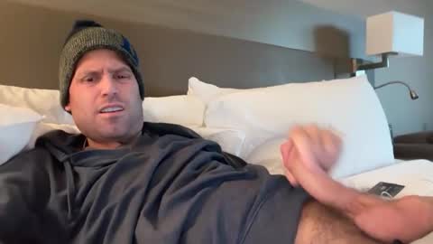 Snapshot of mbnc chatting on 11-25-25, 08:42 lol online show from 11-25-25, 08:42