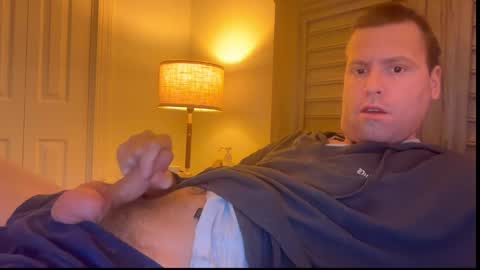 Snapshot of mbnc chatting on 12-16-25, 08:47 lol online show from 12-16-25, 08:47