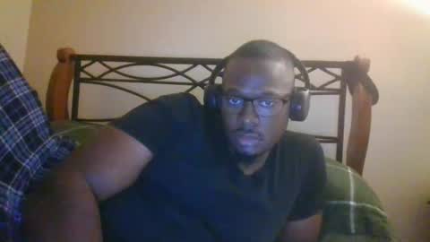 Snapshot of mbsupreme chatting on 09-17-25, 03:52 Mark online show from 09-17-25, 03:52