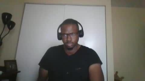 Snapshot of mbsupreme chatting on 09-24-25, 02:20 Mark online show from 09-24-25, 02:20